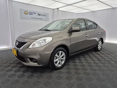 Nissan Versa 2015 - $39.000.000 | Rival