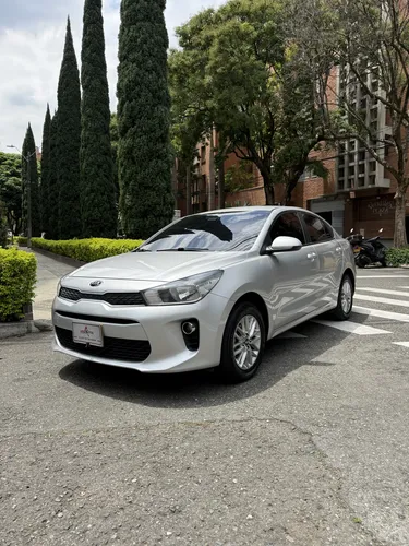 Kia Rio 2019 - $57.500.000 | Rival