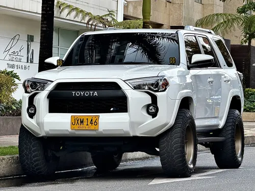 Toyota 4Runner 2021 - $225.000.000 | Rival